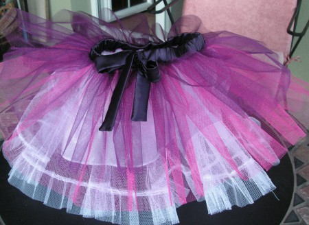 1.tuto suknicka pre malé parádnice 6-7 rokov